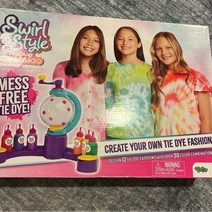 Swirl & Style Tie Dye Studio Kit